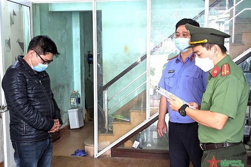 Bắt 2 giám đốc doanh nghiệp giúp người nước ngoài nhập cảnh trái phép