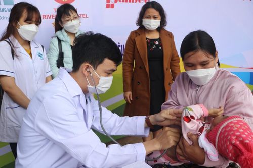 Quảng Ngãi: 1.000 trẻ em được khám sàng lọc bệnh tim miễn phí
