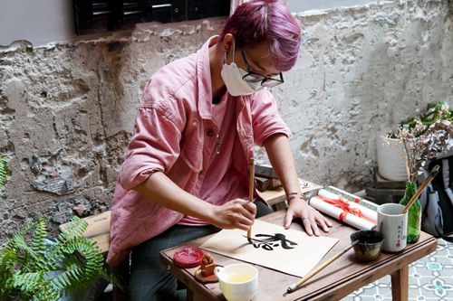Những chàng trai cô gái 9x đam mê thư pháp