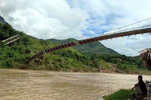 Thanh Hóa: Lật thuyền trên sông Mã, ông bà và cháu gái mất tích