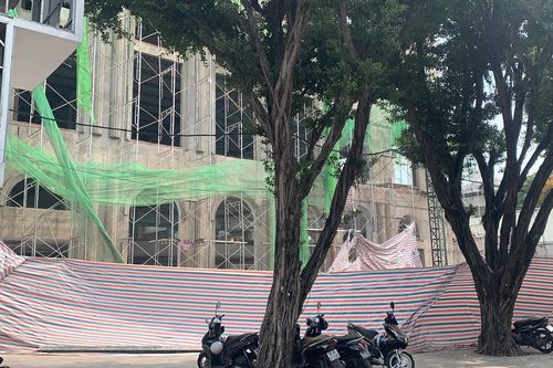 Sập giàn giáo công trình nhà hàng ở TP Thủ Đức, 4 người thương vong