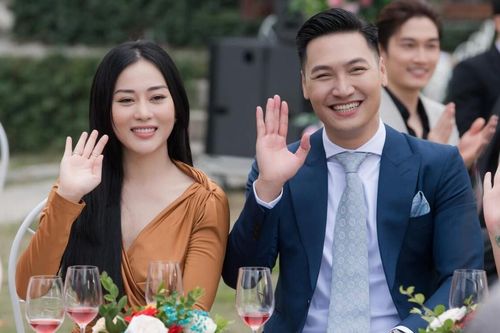 Dàn sao 'Hương vị tình thân' bất ngờ hội ngộ: Mạnh Trường - Phương Oanh chiếm trọn spotlight