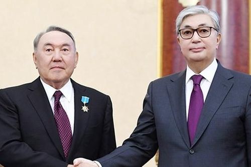 Có bàn tay nước ngoài ở Kazakhstan?