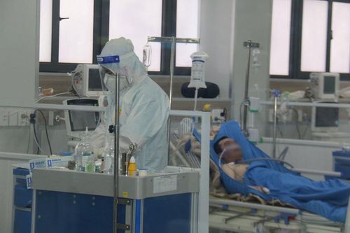 Hà Nội có 450 bệnh nhân Covid-19 nặng và nguy kịch, tỷ lệ tử vong tăng