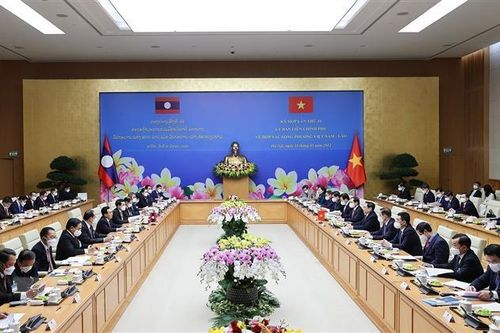 Kết nối hai nền kinh tế Việt Nam-Lào về cả thể chế và hạ tầng