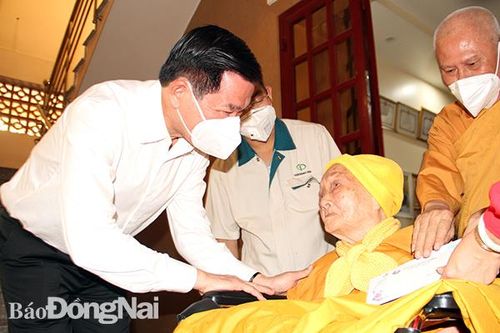 Bí thư Tỉnh ủy Nguyễn Hồng Lĩnh thăm, chúc Tết các Bà mẹ Việt Nam anh hùng
