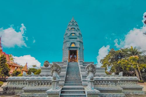 Lạc lối với khung cảnh nguy nga ở ngôi chùa có tượng Phật nằm lớn nhất Việt Nam