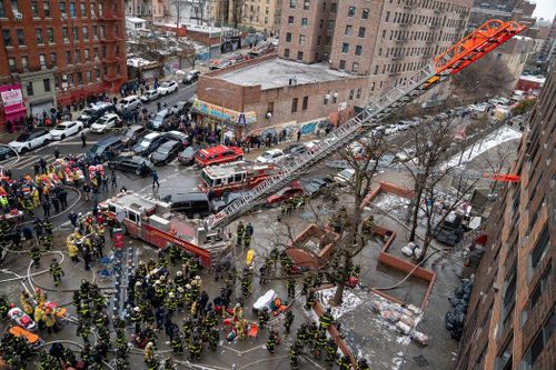 Vụ cháy chung cư New York thảm khốc bất thường vì một cánh cửa hỏng