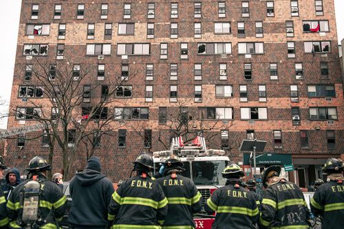 Nỗi đau buồn bao trùm sau thảm kịch ở chung cư New York