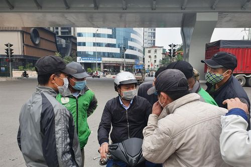 Theo chân 'thợ đụng' ngày giáp Tết