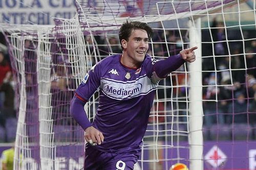 Arsenal vung hợp đồng 150 triệu bảng chiêu mộ 'bom tấn' Dusan Vlahovic