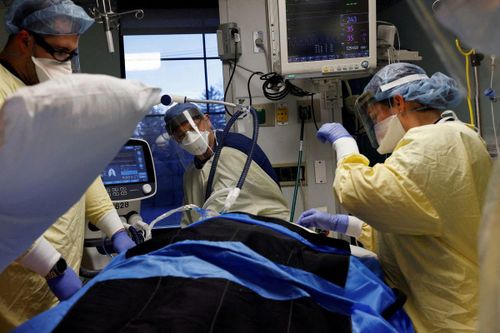 Reuters: Mỹ lập kỷ lục thế giới với 1,35 triệu ca COVID-19 mới trong một ngày