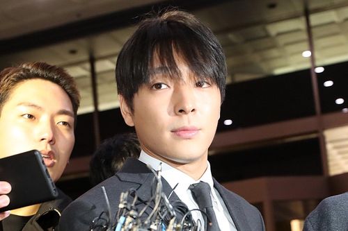 Choi Jong Hoon xuất hiện sau khi mãn hạn tù
