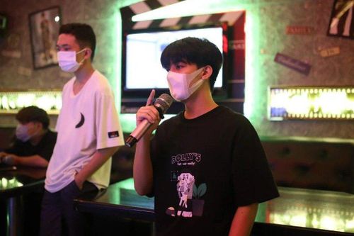 Năm 'nằm im' của nhân sự ngành karaoke, bar, dịch vụ