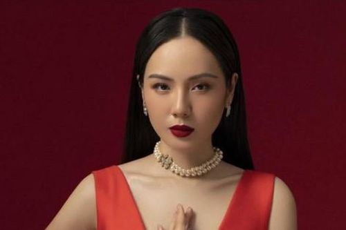 'Giật mình' với nữ ca sĩ xinh đẹp quyến rũ có quan điểm gây 'sốc' về hôn nhân
