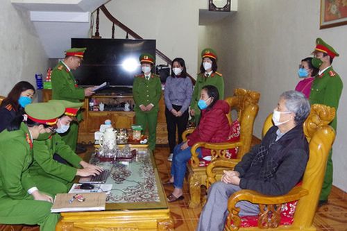 Bắt 2 cựu cán bộ nội chính tỉnh Hà Giang