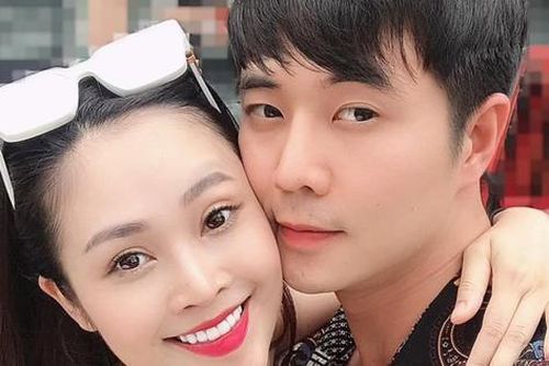 'MC có nụ cười đẹp nhất VTV' tiết lộ cuộc sống hôn nhân với chồng kém 5 tuổi
