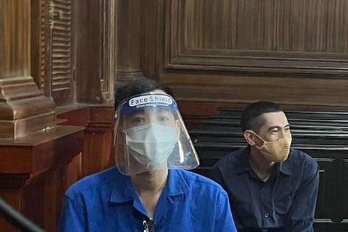 Nhóm 'khủng bố' tạt sơn, mắm tôm vào quán Phở Hòa lãnh án