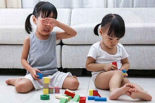 Trẻ đánh nhau bố mẹ xử lý thế nào?