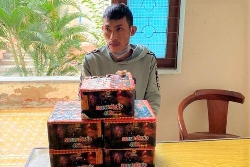 Khởi tố nam thanh niên mua 242 quả pháo cất giấu để Tết sử dụng
