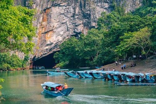 Quảng Bình giảm giá vé tham quan 'kịch sàn' để thu hút khách du lịch