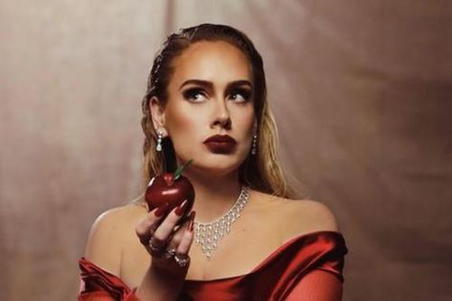 MV mới 'Oh My God' của Adele khiến khán giả phải thốt lên 'U là trời!' vì chi tiết này