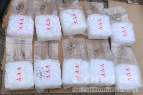 CSGT đón lõng, chặn ôtô bắt đối tượng vận chuyển 10kg ma túy