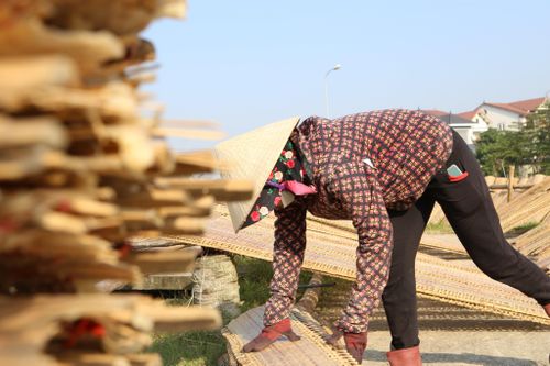 Hà Tĩnh: Làng nghề bánh đa nem thôn Bình tăng tốc phục vụ Tết