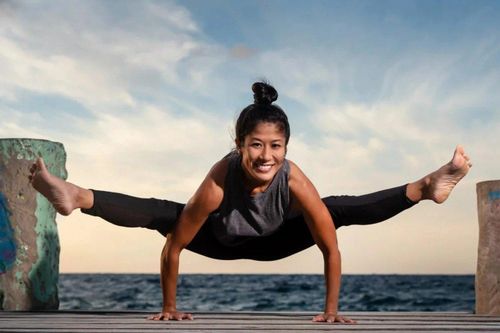 Người phụ nữ gốc Việt bỏ việc lương cao, đi dạy yoga