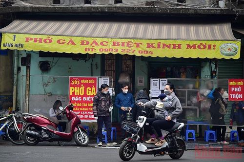 Hàng quán Hà Nội trong nỗi lo 'vùng cam, vùng vàng'