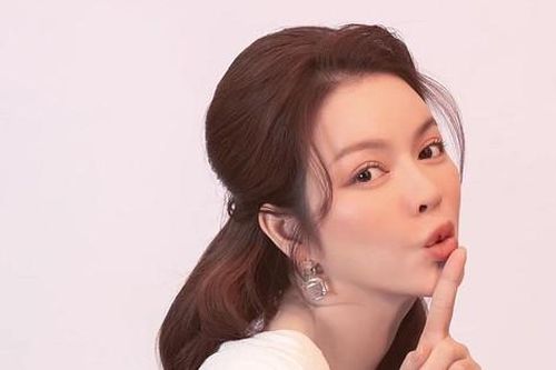 'Đáp trả' Minh Tiệp, Lý Nhã Kỳ bất ngờ lên tiếng về chuyện tình 'bí mật' năm xưa