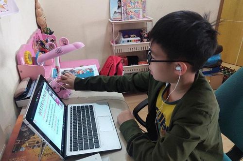 Không 'lạm dụng' học thêm trực tuyến