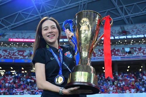 'Nữ tướng' của ĐT Thái Lan vào tốp những người phụ nữ quyền lực nhất châu Á