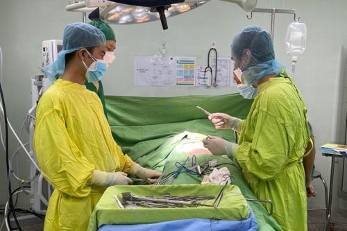 Cứu sống bệnh nhân vỡ đôi tụy sau tai nạn thảm khốc