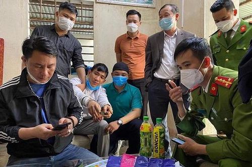 Quảng Bình: Bắt đối tượng tàng trữ hơn 1.000 viên ma túy