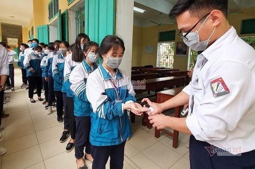 Covid-19 sáng 15/1: 51 ca biến chủng Omicron; 37 tỉnh, thành quy định xét nghiệm, cách ly khi về quê ăn Tết; Hà Nội sẽ cho học sinh trở lại trường?