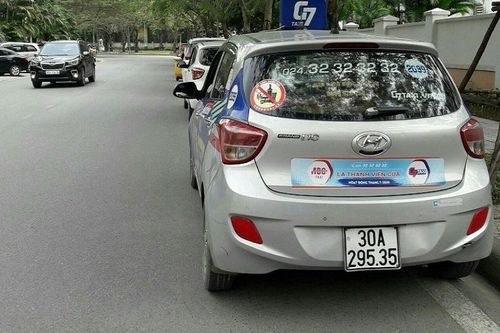 Truy tìm tên cướp cứa cổ lái xe taxi ở Nam Từ Liêm, Hà Nội