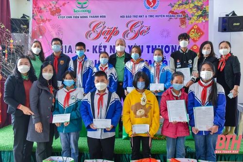 Công ty CP Công nông nghiệp Tiến Nông trao yêu thương đến trẻ mồ côi có hoàn cảnh đặc biệt khó khăn