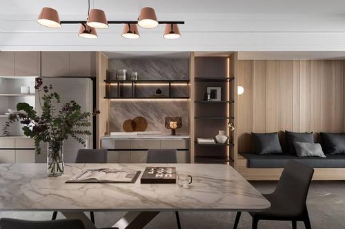 Khung cảnh quây quần đầm ấm trong biệt thự sang trọng và niềm vui vô bờ của gia chủ khi về già