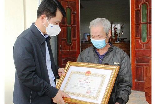Thanh Hóa tặng bằng khen cho thanh niên xung kích cứu nạn