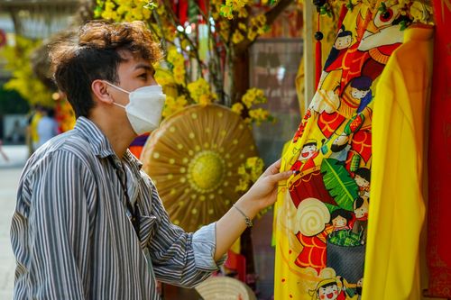 Cho chữ mùa COVID tại Phố ông đồ ở TPHCM