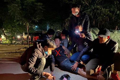 Thủ vũ khí, lập điểm cung cấp ma túy tại gia