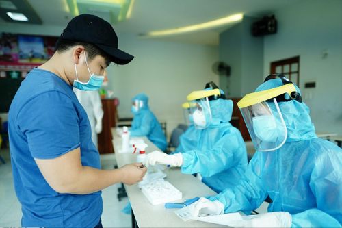 Người từng mắc COVID-19 khi nào nên đi khám?