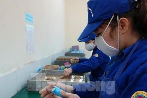 Chi tiết phương án phân phối pháo hoa hợp pháp, bắn cao trên 20 m do quân đội sản xuất