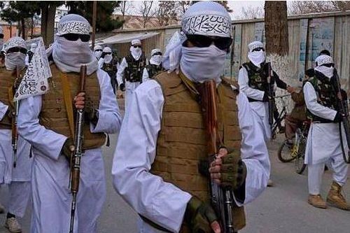 Taliban đưa quân xuống phố phô trương sức mạnh
