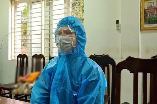 Tạm giữ hình sự đối tượng khống chế phụ nữ để cướp tài sản