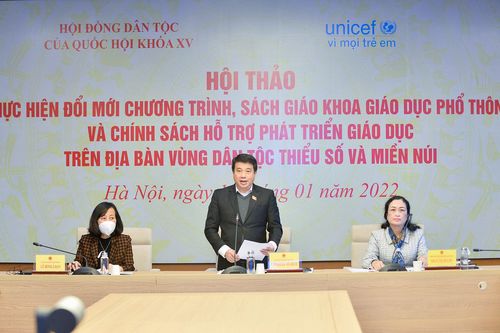 Đánh giá đổi mới chương trình, sách giáo khoa giáo dục phổ thông và chính sách hỗ trợ phát triển giáo dục vùng dân tộc thiểu số và miền núi