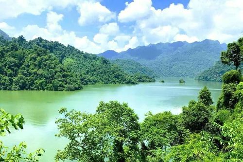 Hồ Ba Bể - Vẻ đẹp tiềm ẩn và lôi cuốn