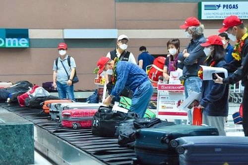 Đề xuất mở hoàn toàn đón khách quốc tế từ 30/4-1/5
