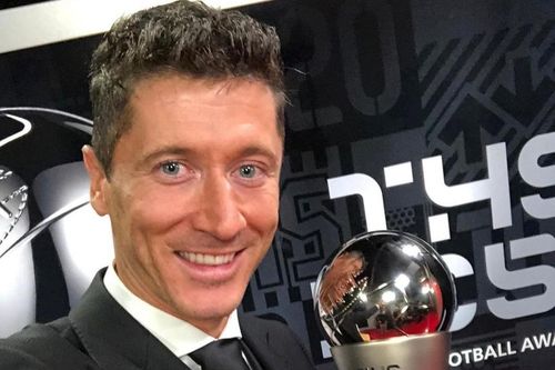 Lewandowski hạnh phúc với danh hiệu The Best thứ 2 trong sự nghiệp